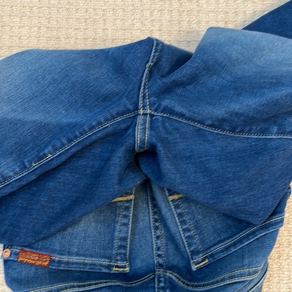 7 for All Mankind Josefina skinny boyfriend. Size 26. - Picture 12 of 13